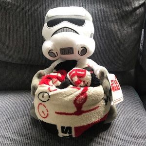 Disney Stars Wars Imperial Trooper & Throw Set NWT